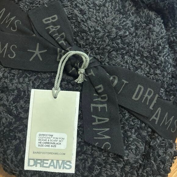 NWT Barefoot Dreams CozyChic Pom Pom Beanie & Scarf Set Carbon Black - Picture 5 of 6